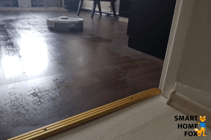 Roborock S5 Max wischt den Boden